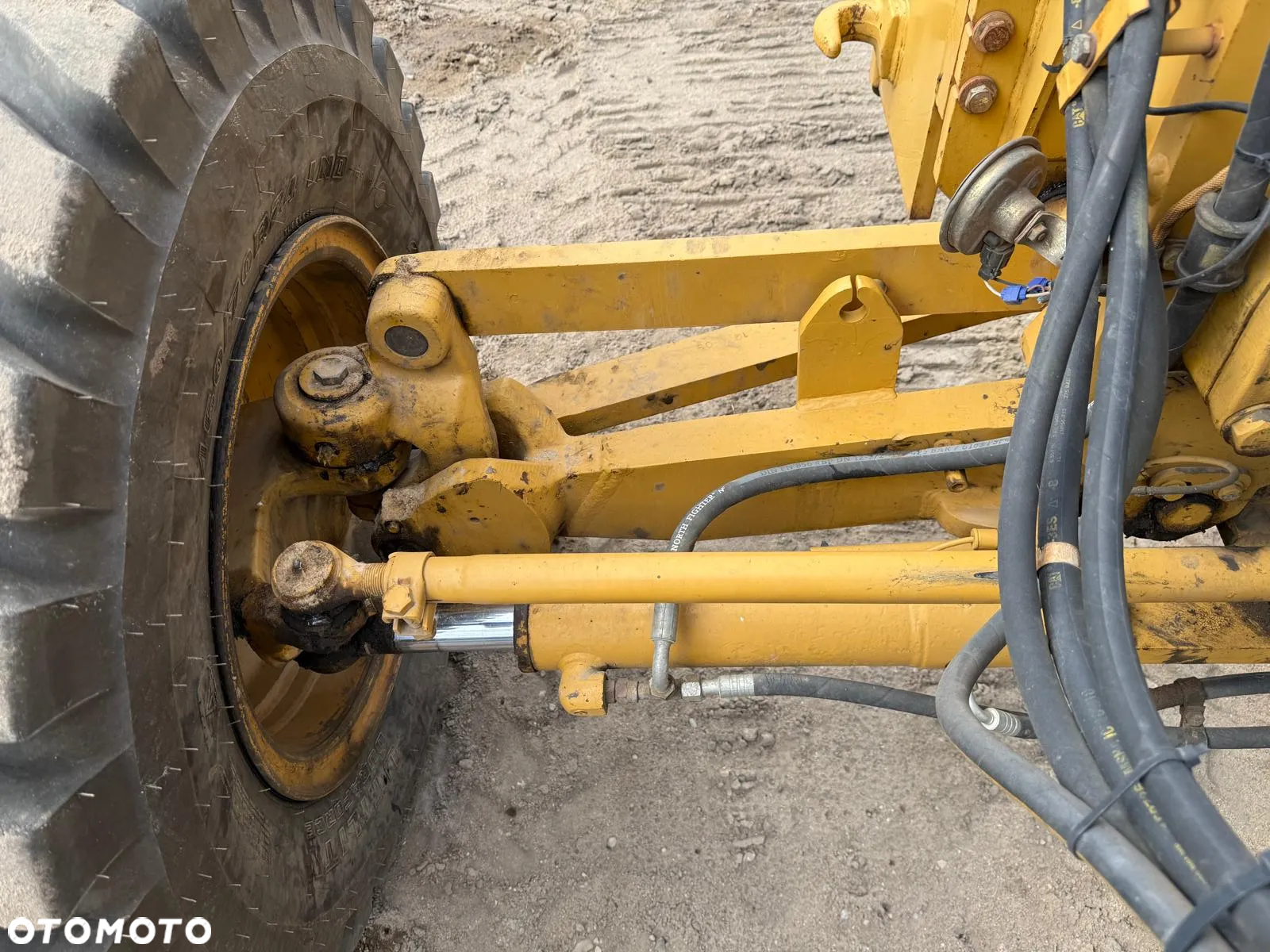 Caterpillar 140M - 9