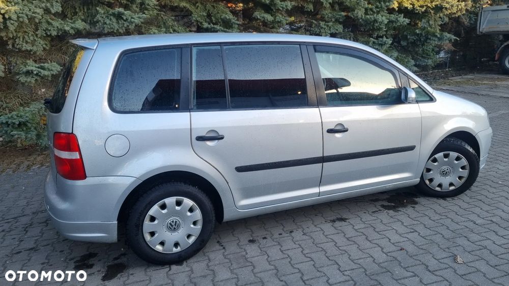 Volkswagen Touran 1.6 FSI - 6