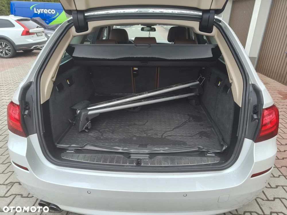 BMW Seria 5 520d xDrive - 25