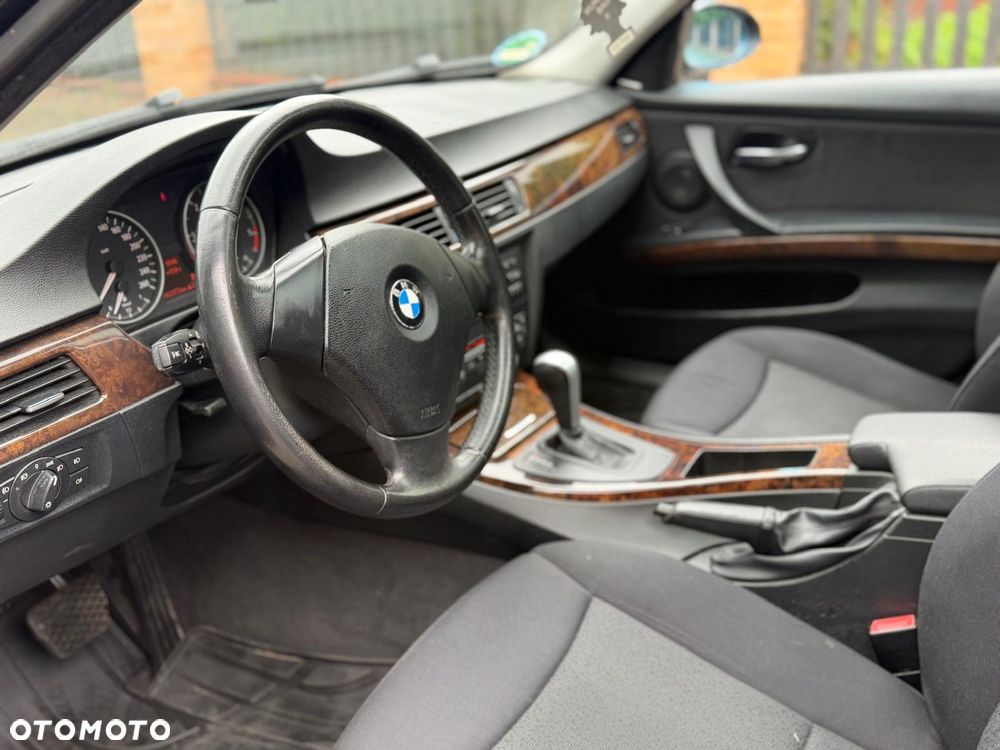 BMW Seria 3 - 25