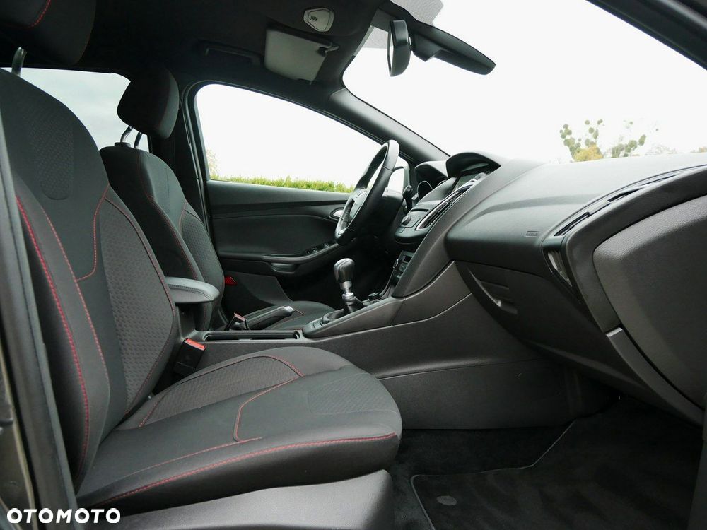 Ford Focus 1.5 EcoBoost Start-Stopp-System ST-Line - 29