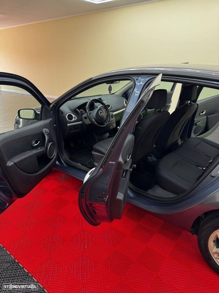 Renault Clio 1.2 16V Dynamique - 15