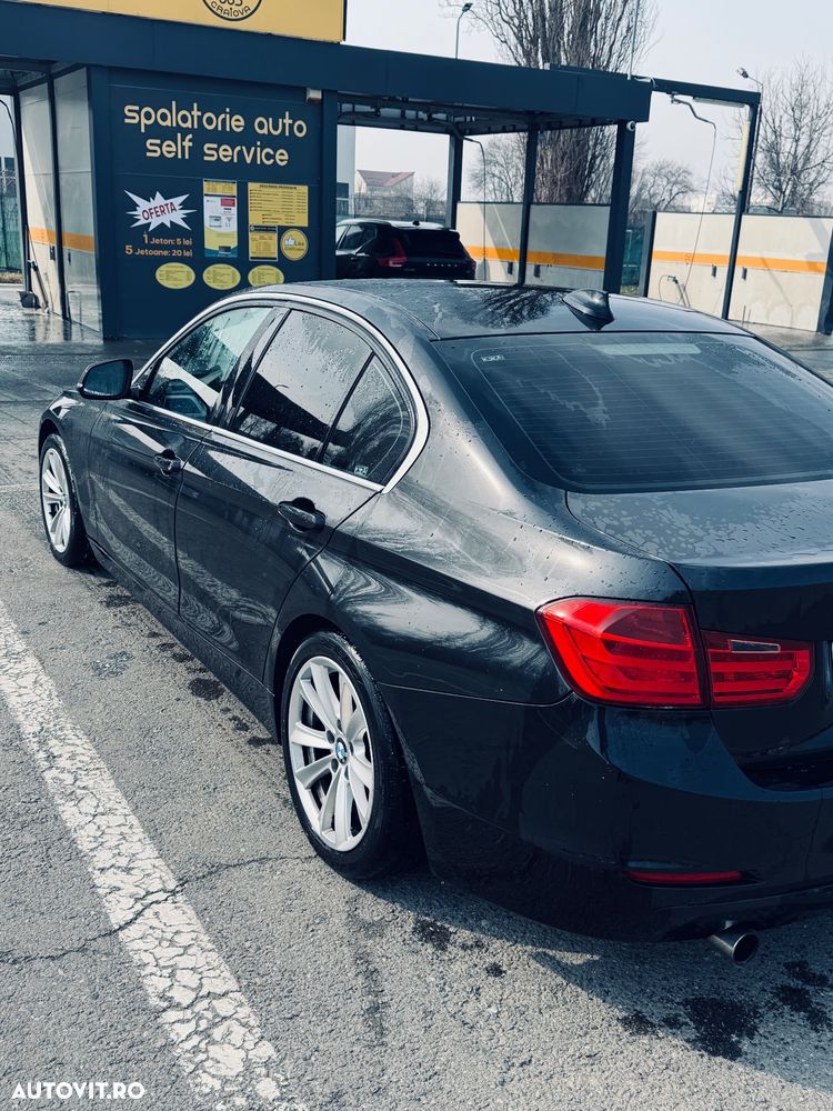 BMW Seria 3 320d EfficientDynamics Edition - 4