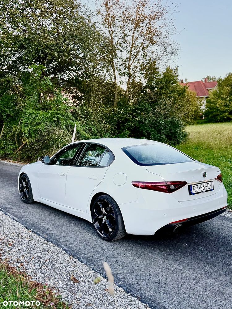 Alfa Romeo Giulia - 7