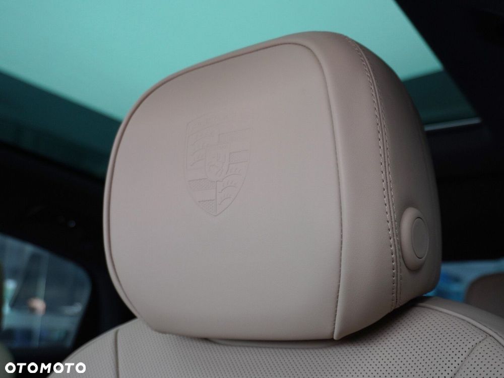 Porsche Cayenne E-Hybrid PHEV Black Edition - 24