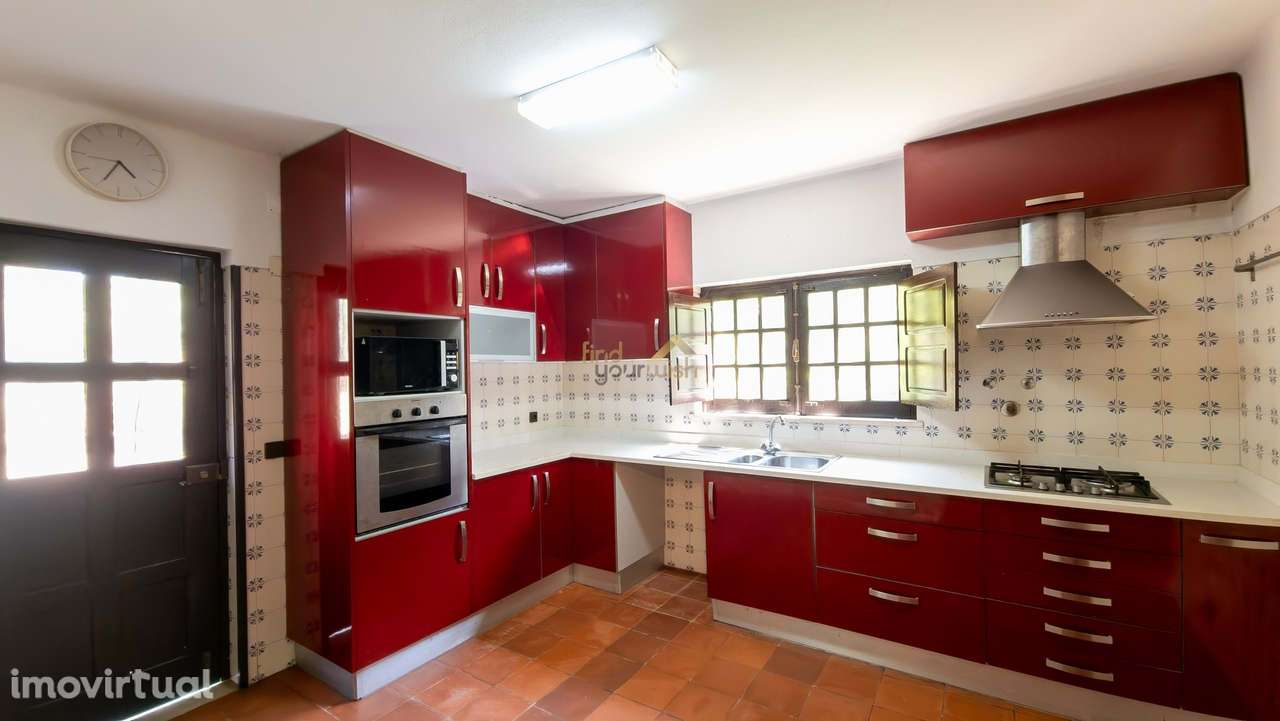 Moradia com 4 quartos e terreno - Grande imagem: 3/33