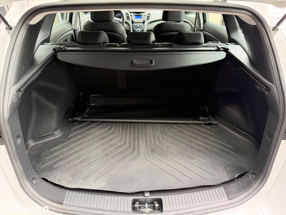 Hyundai i30 1.4 Classic + - 17