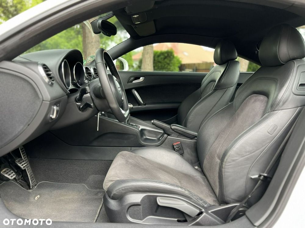 Audi TT Coupé - 8