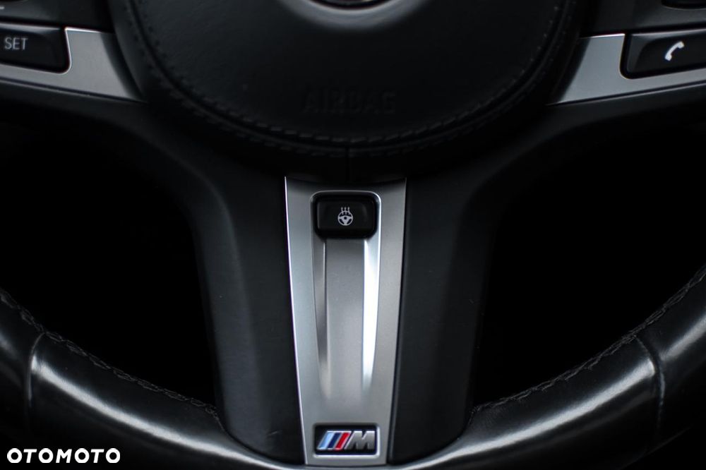 BMW Seria 5 540i xDrive Sport Line - 31