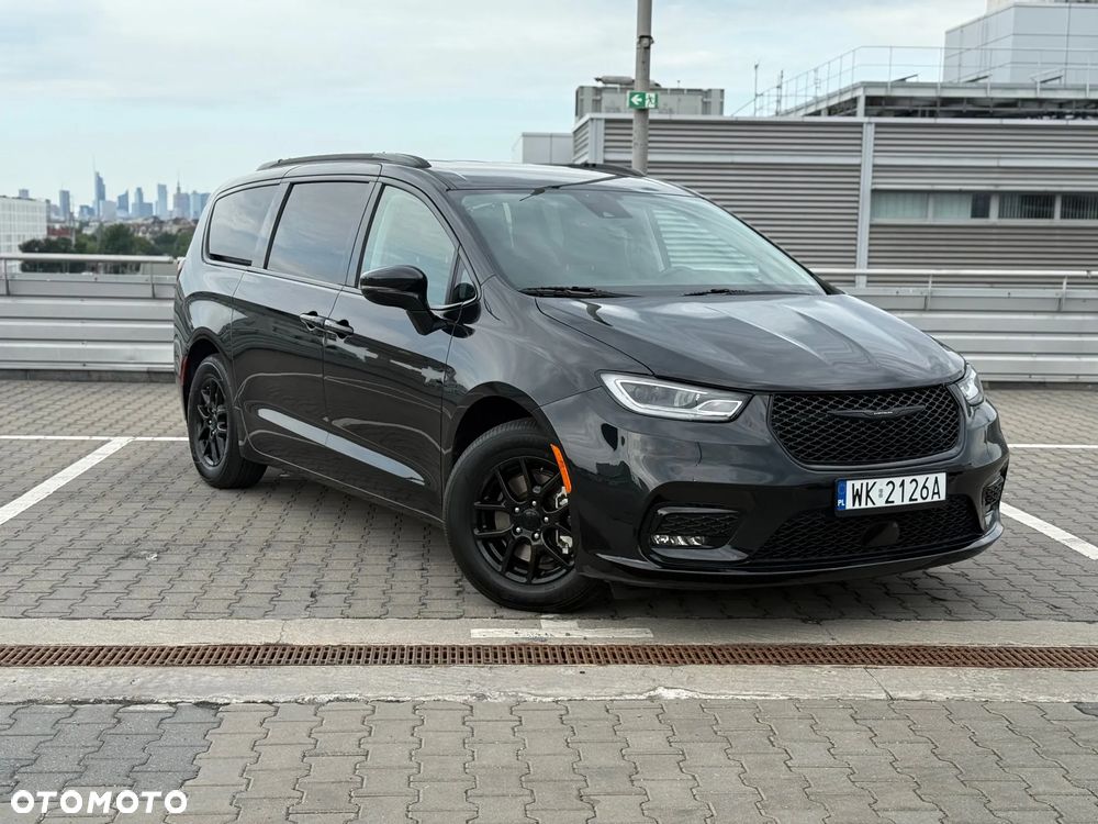 Chrysler Pacifica - 1