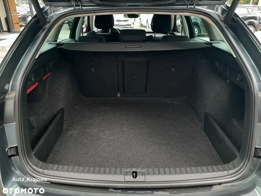 Skoda Octavia 2.0 TDI SCR Ambition DSG - 32