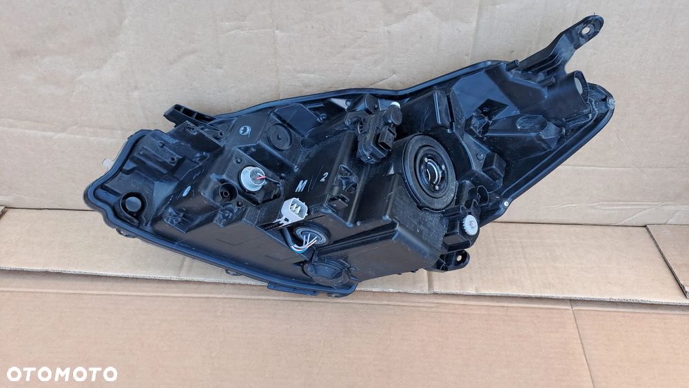 TOYOTA YARIS 3 LIFTING 2017-2020 PRAWA LAMPA SOCZEWKA LED - 4