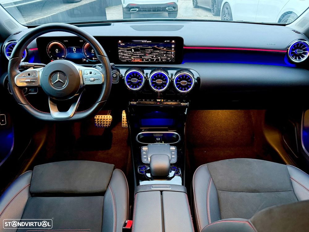 Mercedes-Benz A 250 Limousine e 8G-DCT AMG Line - 17