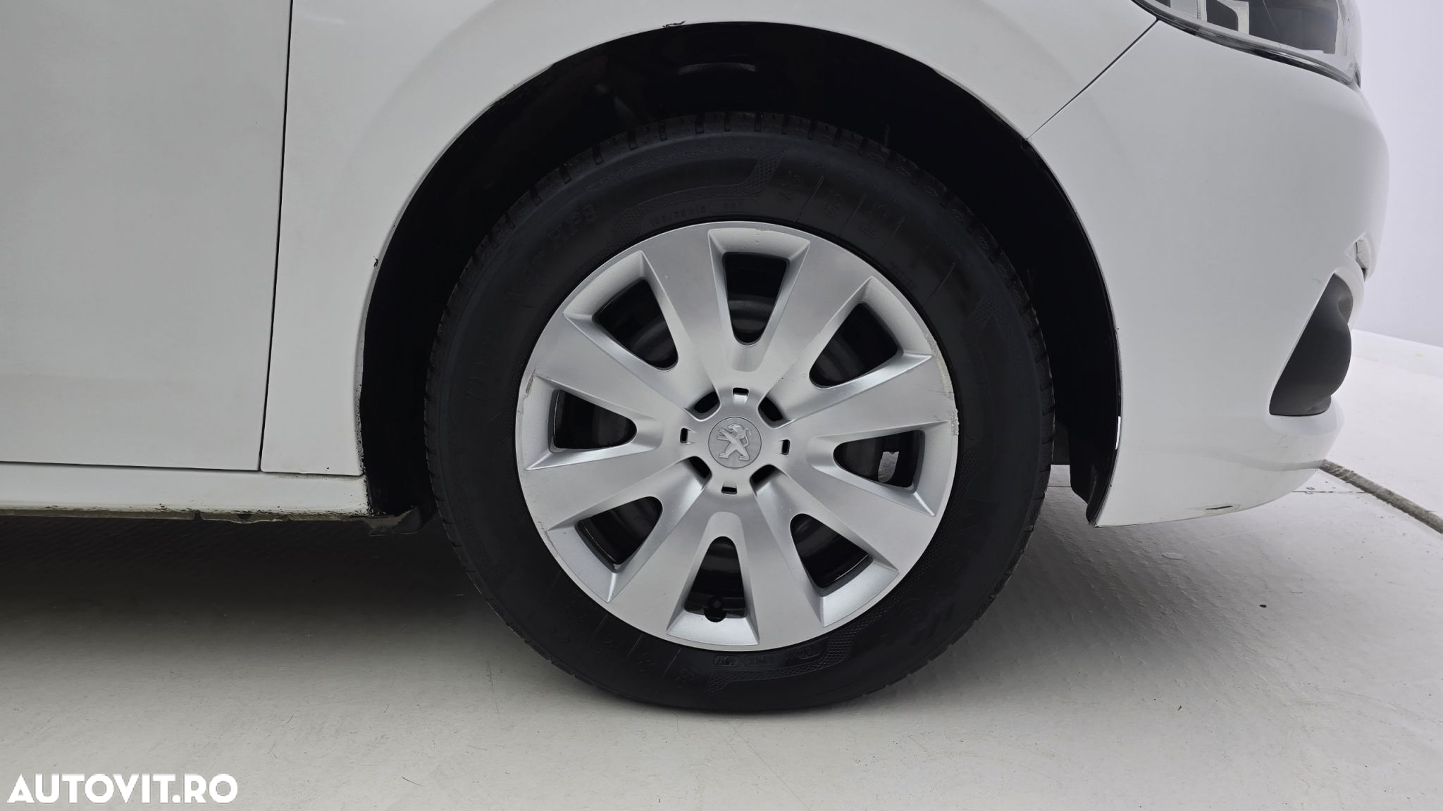 Peugeot 301 1.6 BlueHDI FAP Active - 23