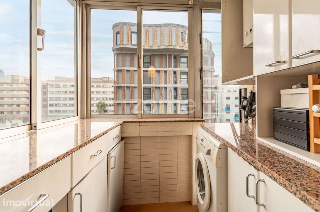 T3+1 Centro da Maia c/ varanda, lugar de garagem e arrumo - Grande imagem: 5/33