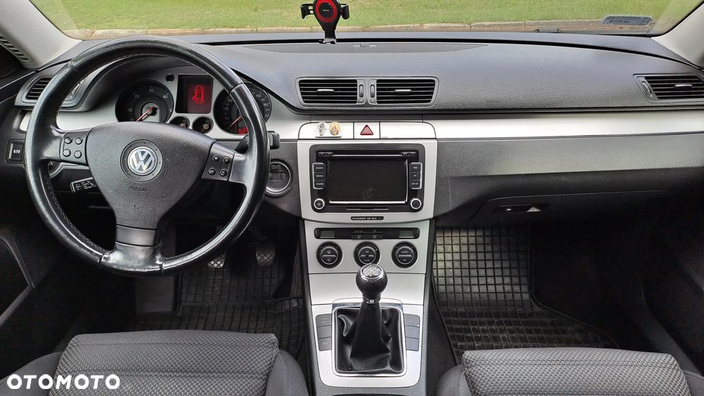 Volkswagen Passat 2.0 TDI Comfortline - 9