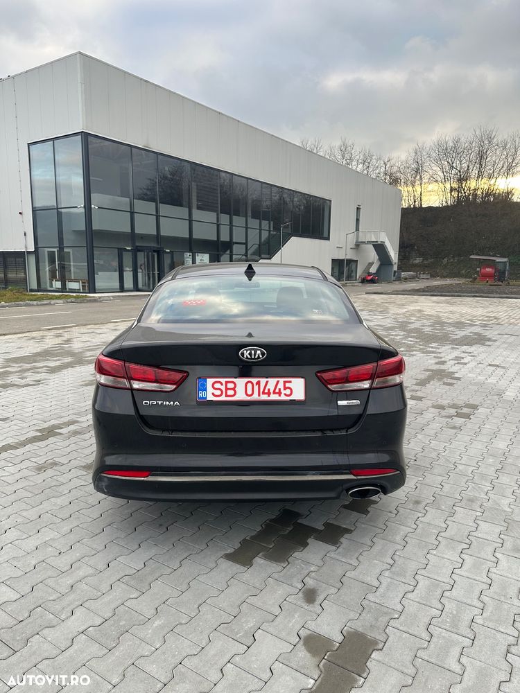 Kia Optima - 8
