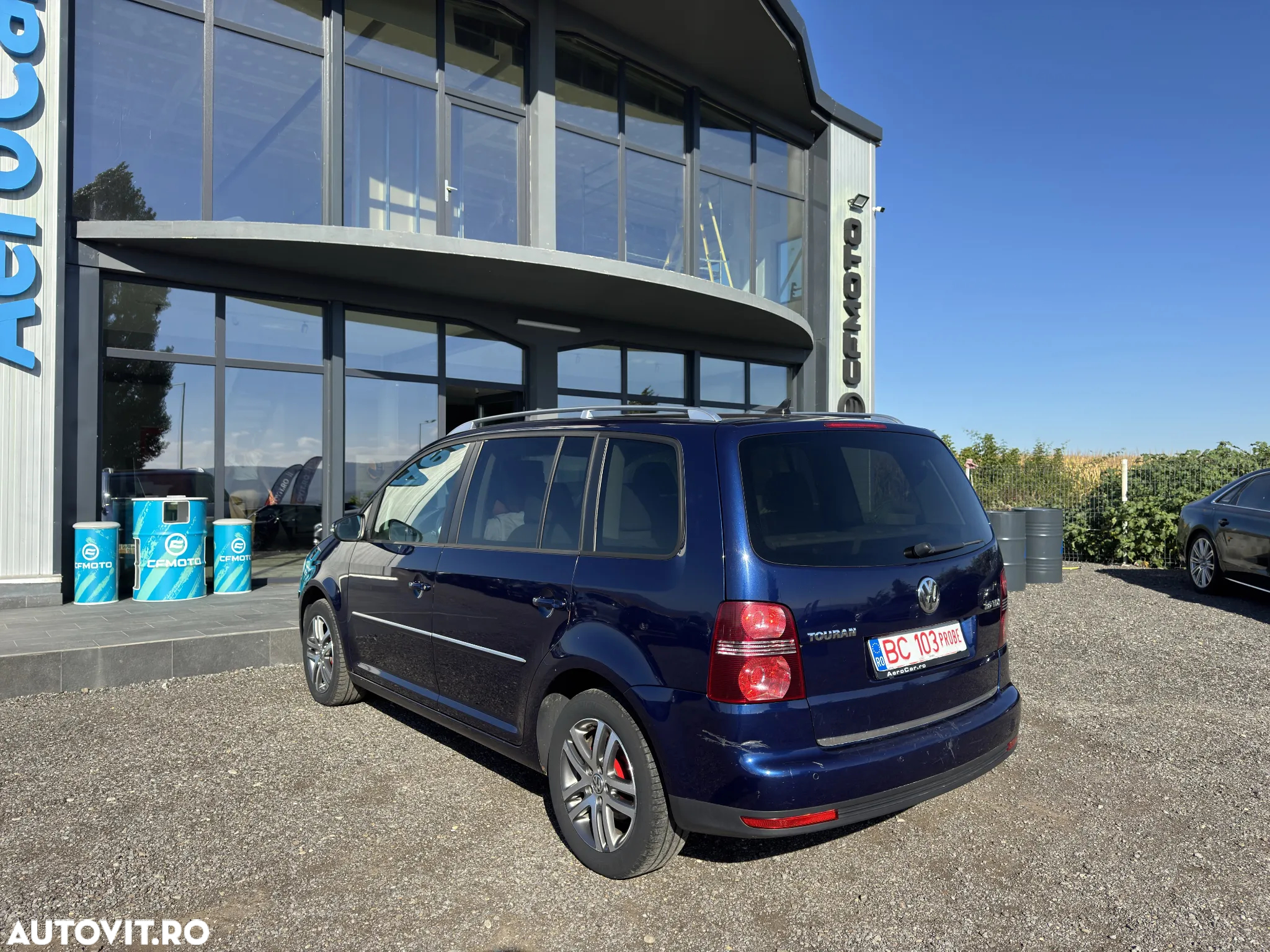 Volkswagen Touran 2.0 TDI DPF Highline DSG - 9