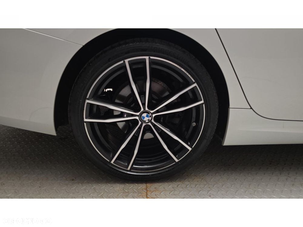 BMW Seria 3 - 25