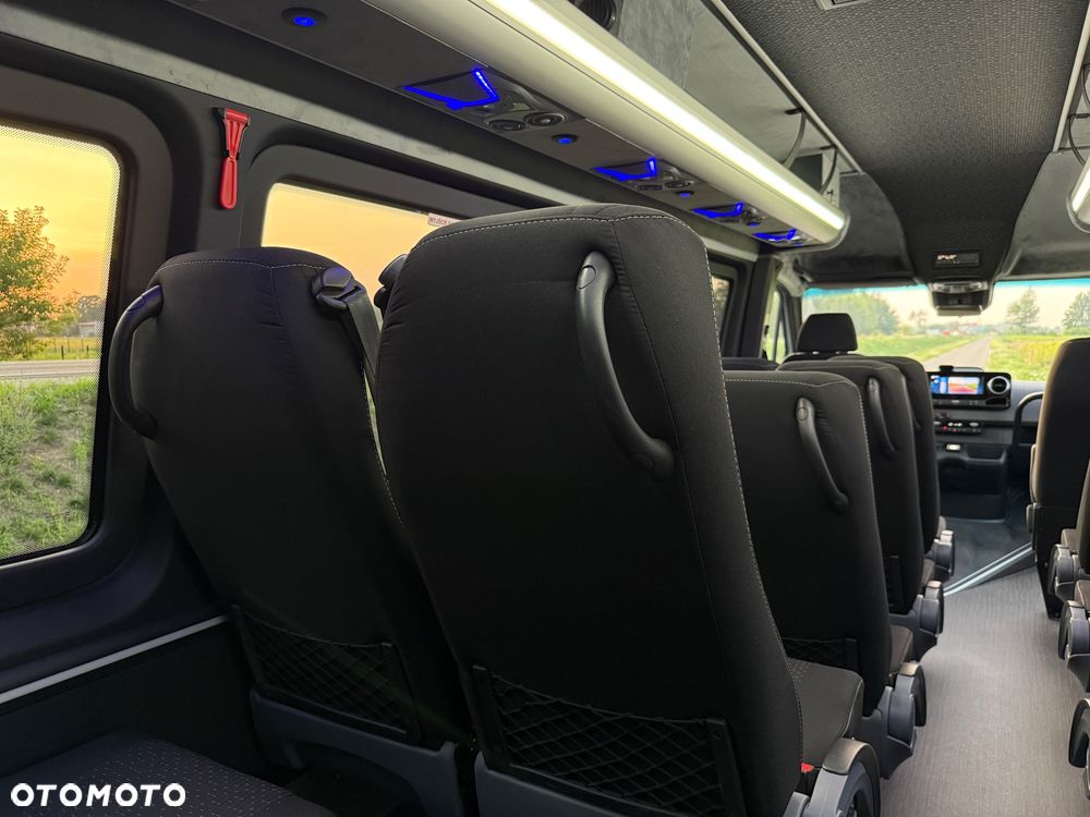 Mercedes-Benz Sprinter 519 - 38