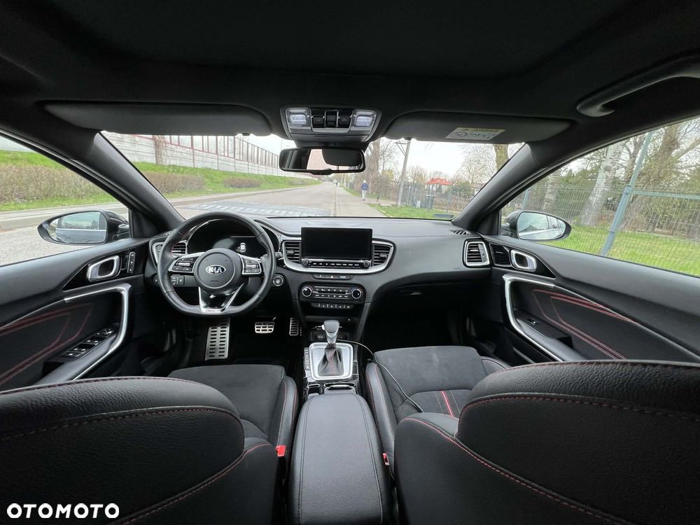 Kia Ceed - 8