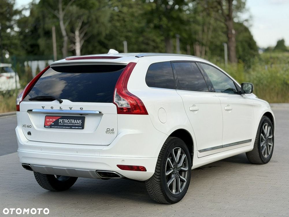 Volvo XC 60 D4 SCR Momentum - 12