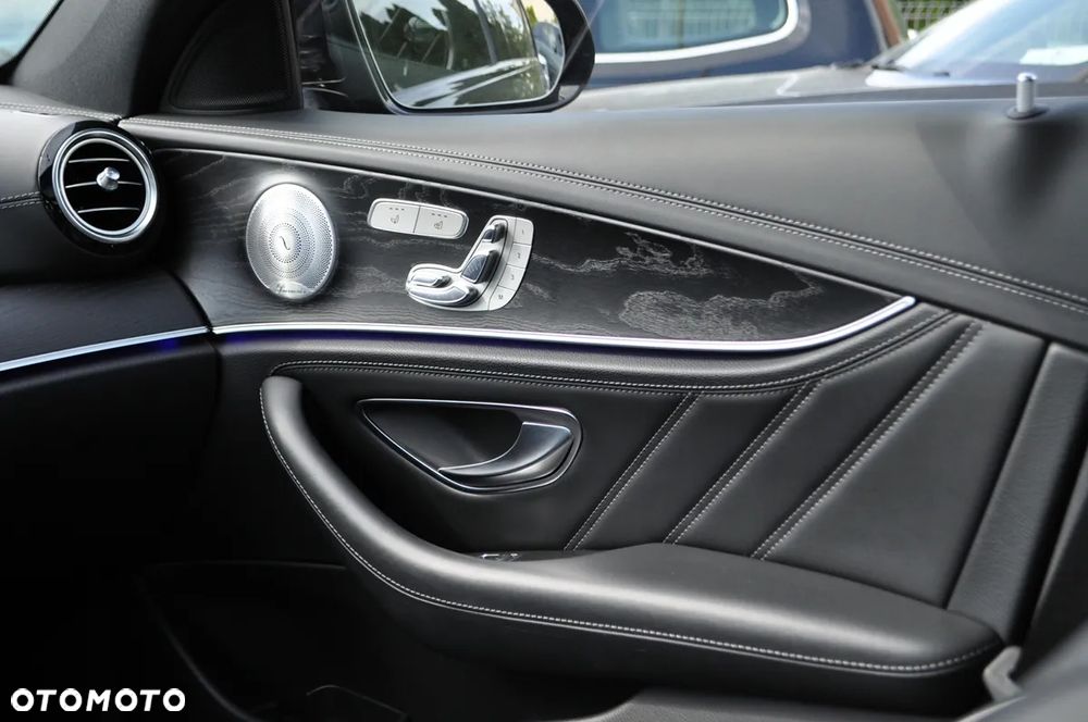 Mercedes-Benz Klasa E - 28
