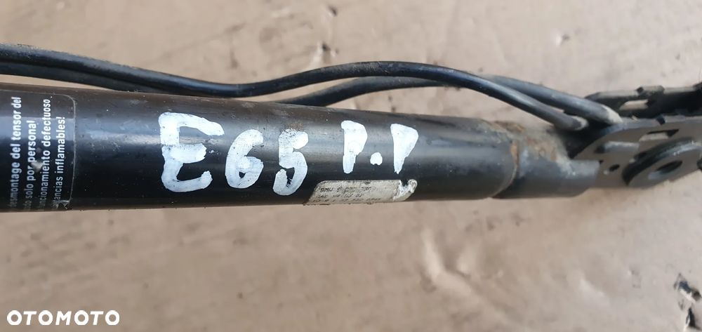 Zapinka napinacz pasa nabój prawy przód pasażera BMW 7 E65 - 8