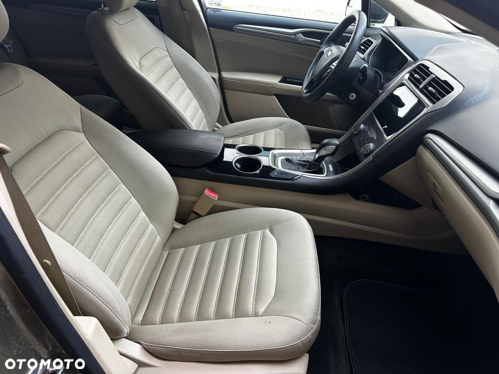 Ford Fusion - 8
