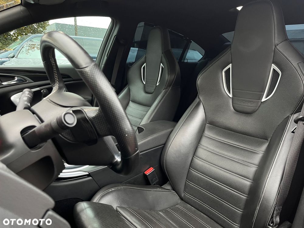 Opel Insignia 2.8 T V6 OPC - 8