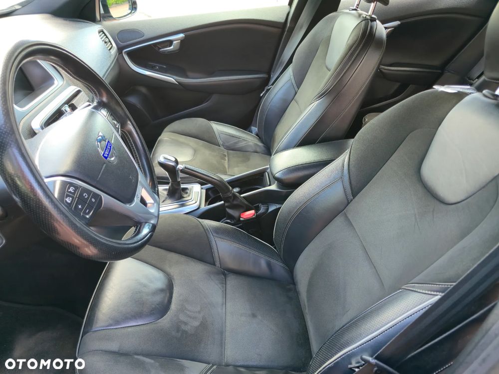 Volvo V40 D4 Drive-E R-Design Kinetic - 26