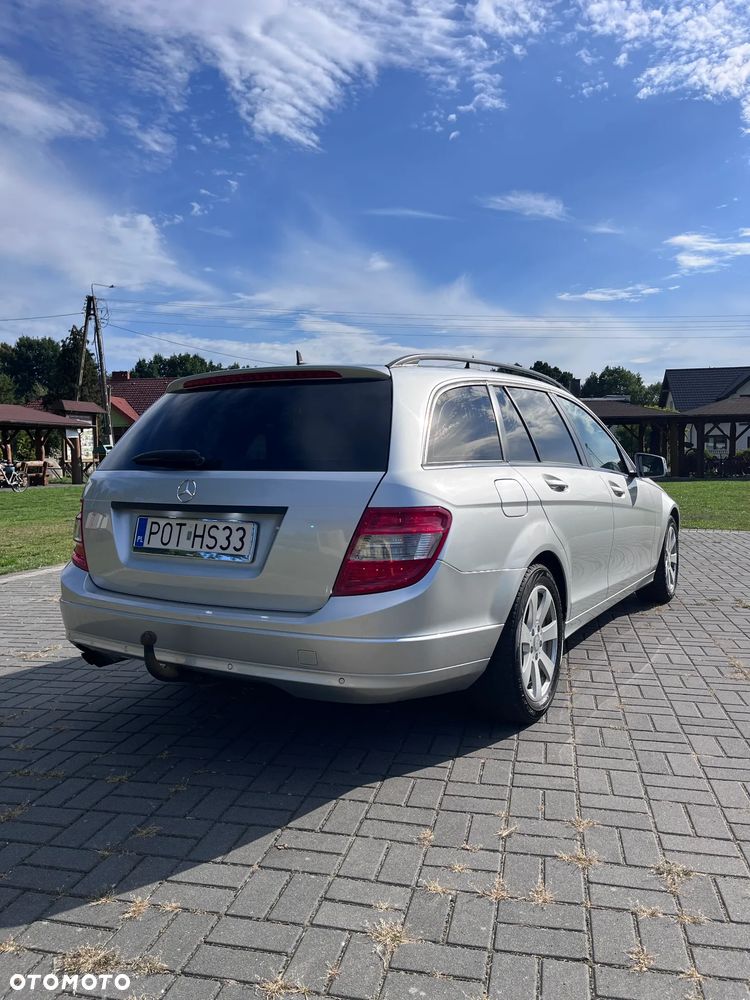 Mercedes-Benz Klasa C 180 CGI BlueEff Classic - 4
