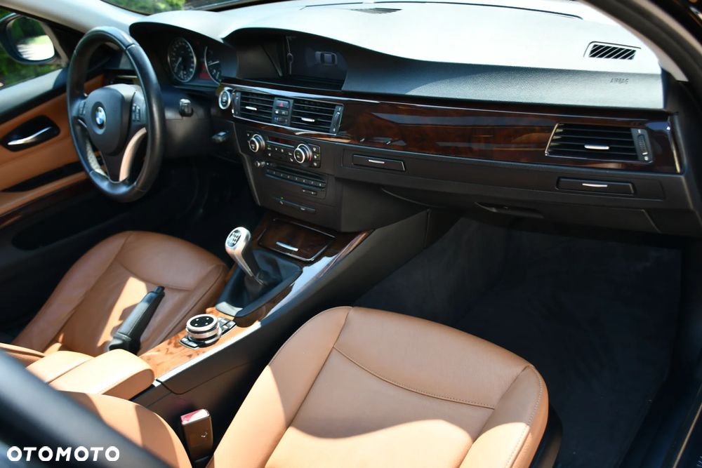 BMW Seria 3 320i - 8