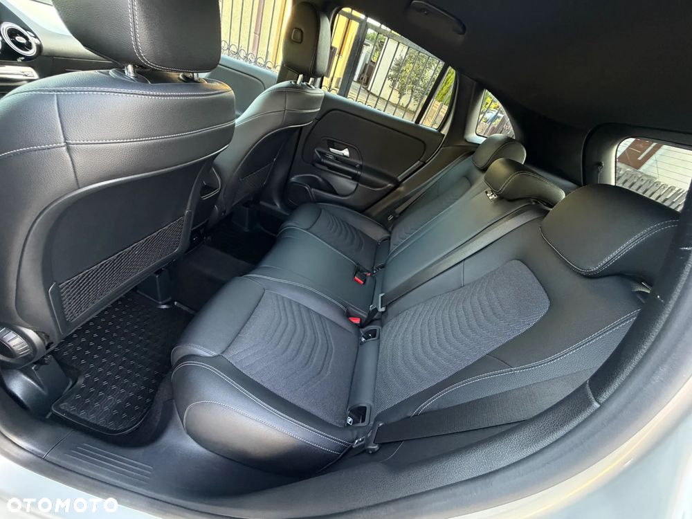 Mercedes-Benz GLA 200 Style - 32