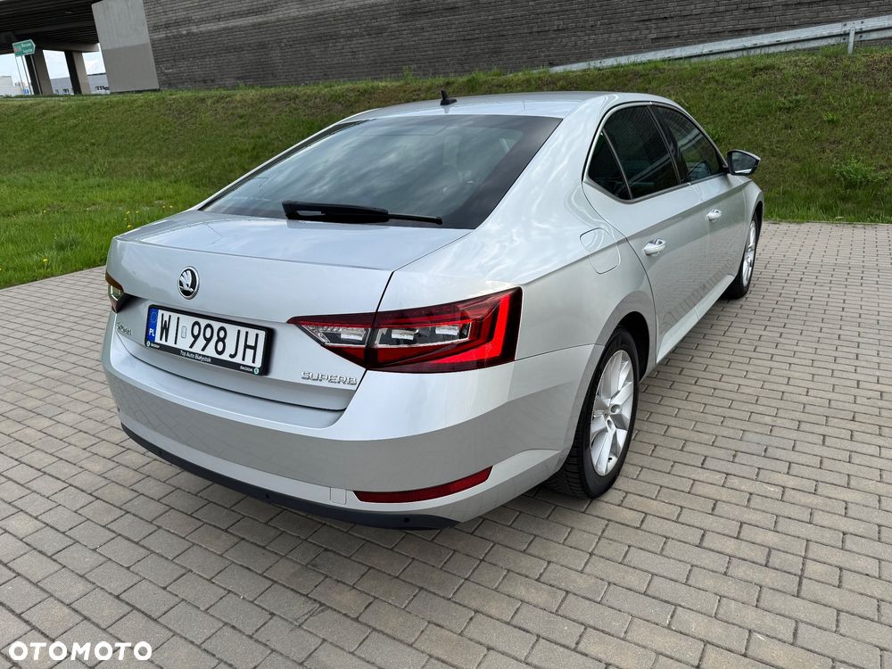 Skoda Superb 2.0 TDI Ambition DSG7 - 6