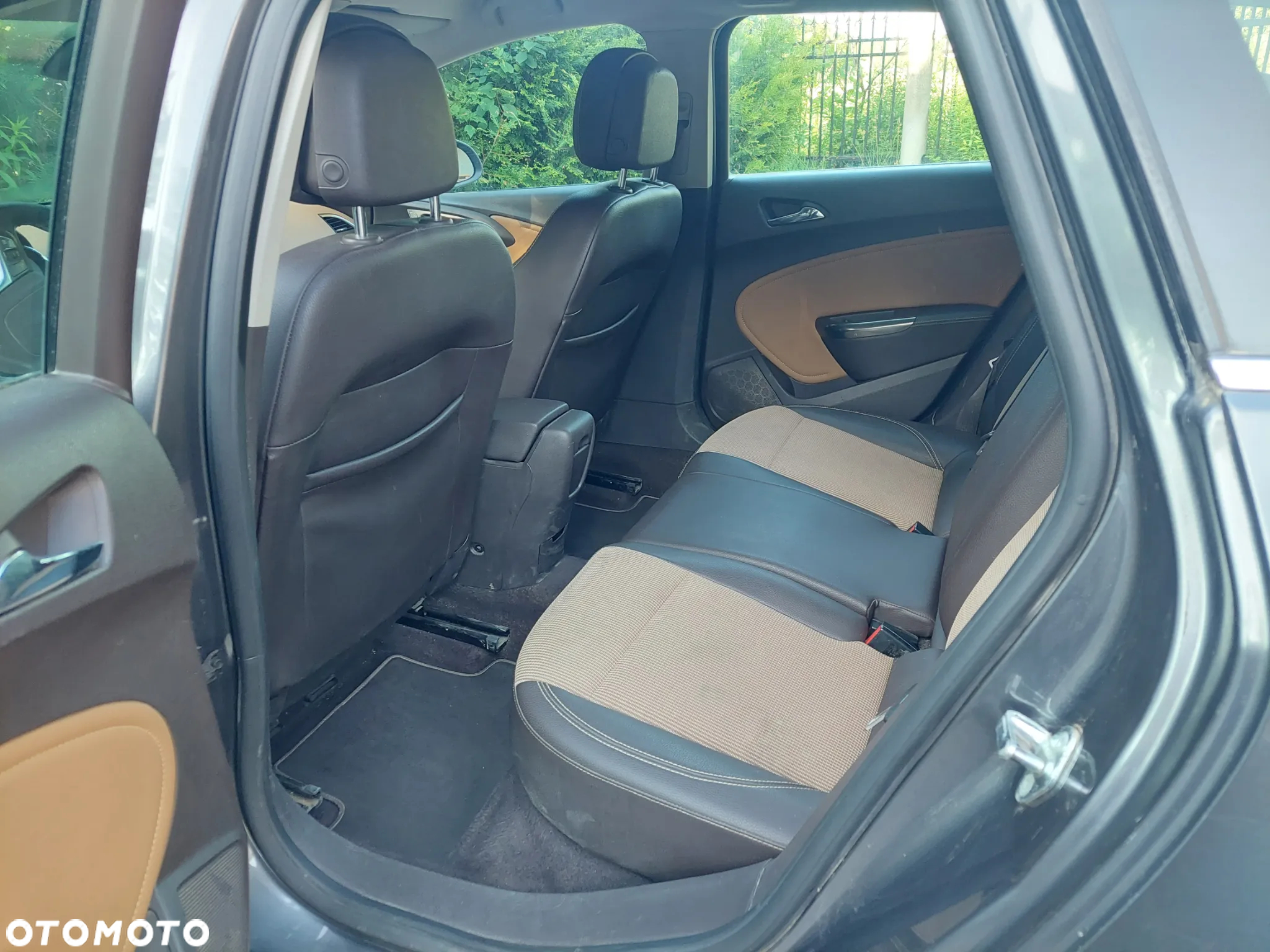 Opel Astra IV 2.0 CDTI Cosmo - 11