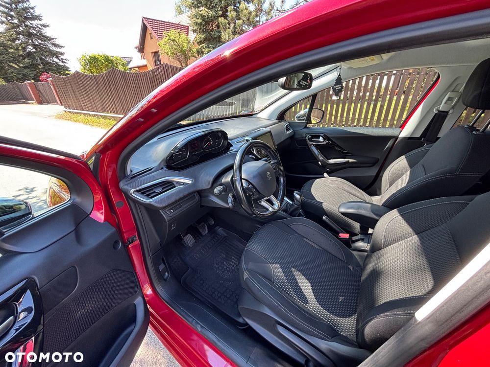 Peugeot 208 1.2 PureTech Allure - 15