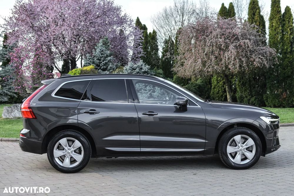 Volvo XC 60 B4 MHEV AT AWD Core - 17