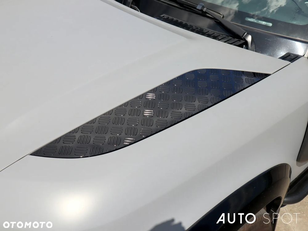 Land Rover Defender 110 P400 First Edition - 18