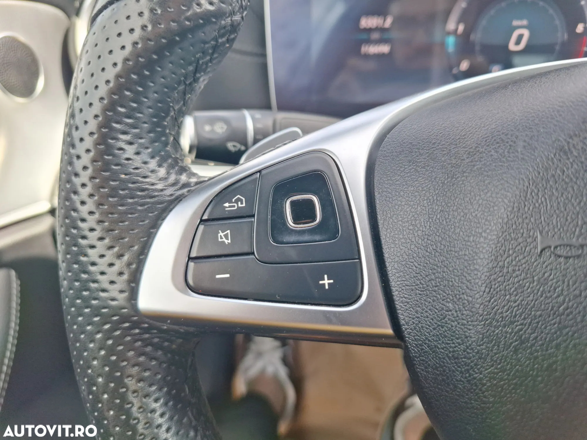 Mercedes-Benz E 220 d 4MATIC Coupe Aut. - 16