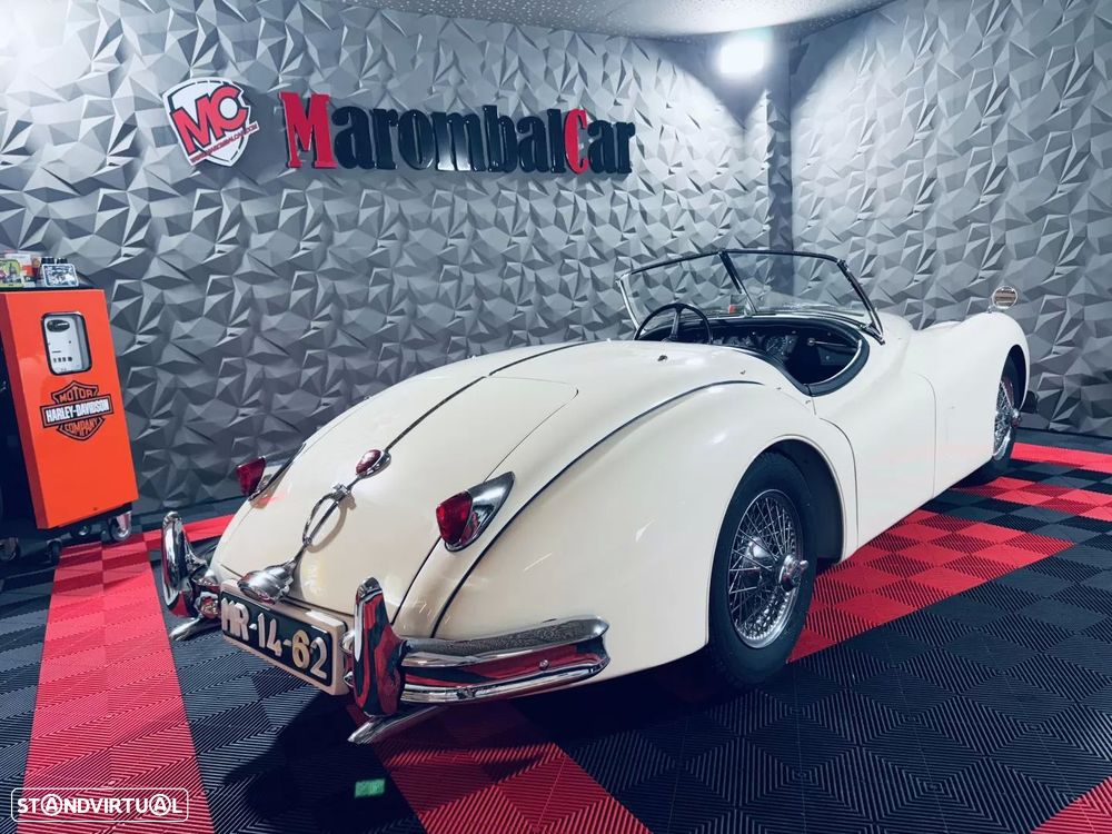 Jaguar XK140 - 15