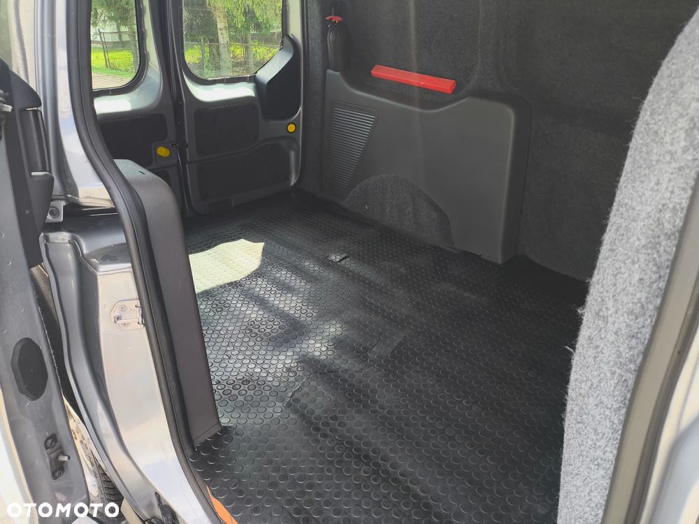 Ford Transit Connect - 27