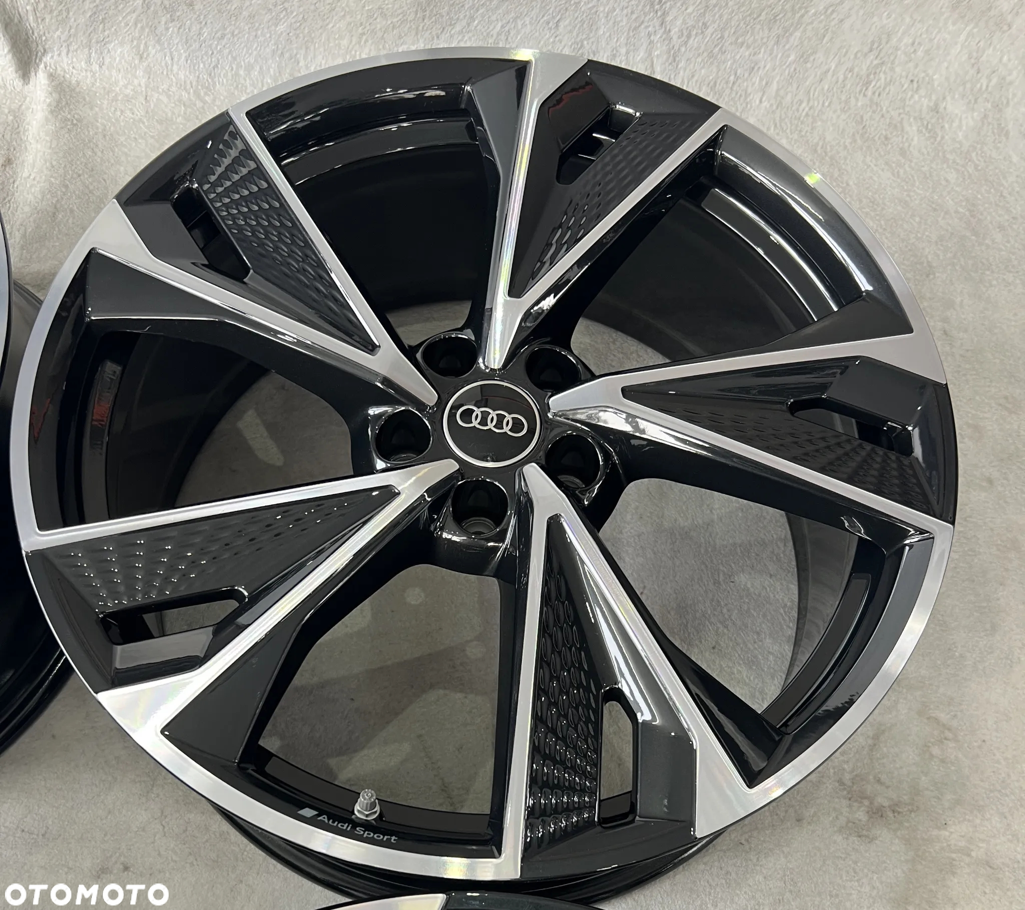 Felgi Audi A6 C8 Najnowszy model 21'' S-line łuska - 15