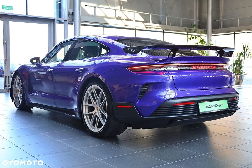 Porsche Taycan - 7