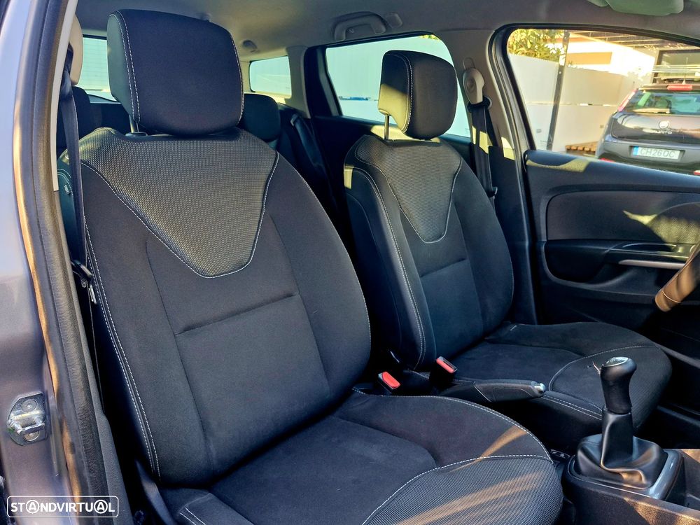 Renault Clio 1.5 dCi Dynamique S — fotografia 17