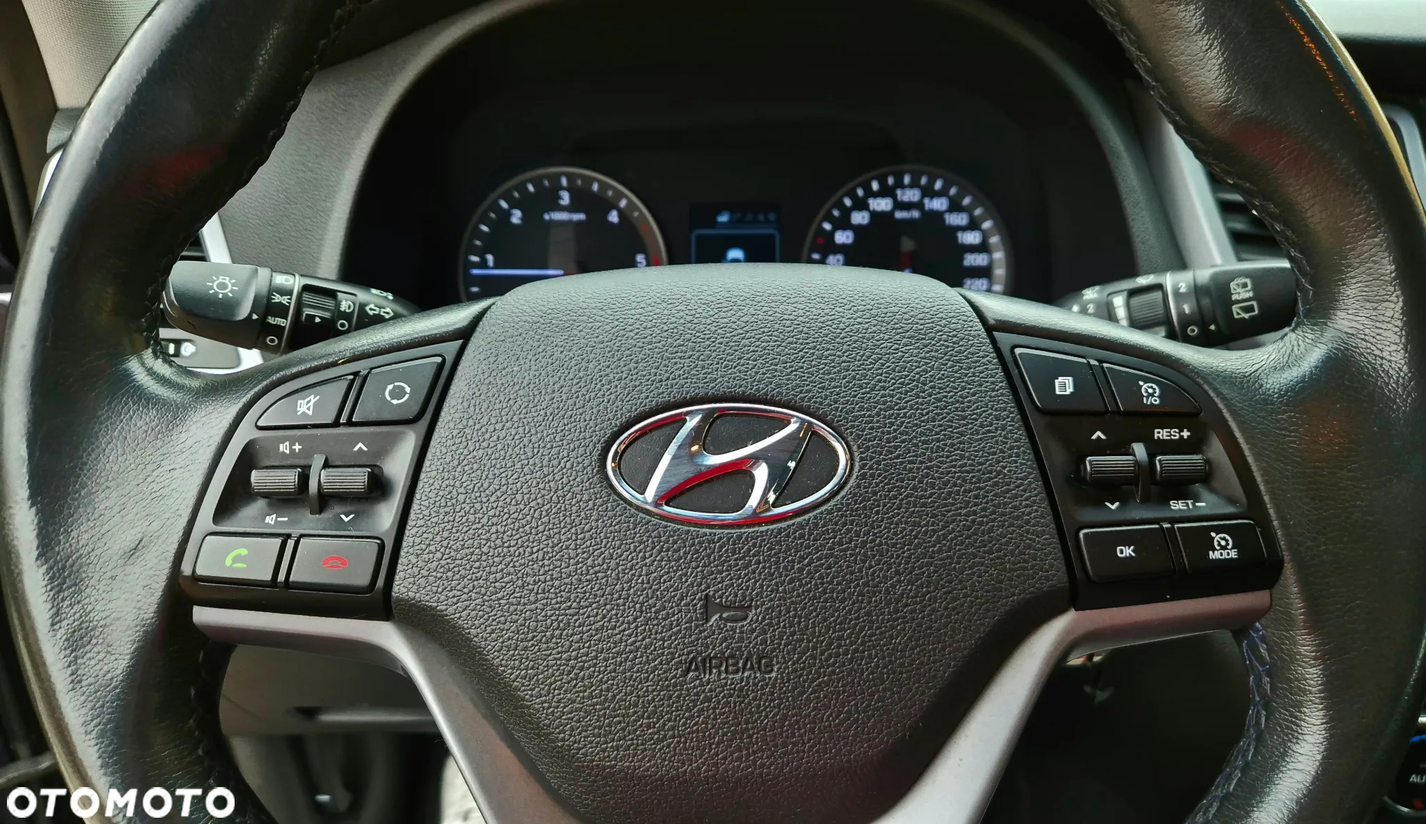 Hyundai Tucson 2.0 CRDI BlueDrive Style 2WD - 21