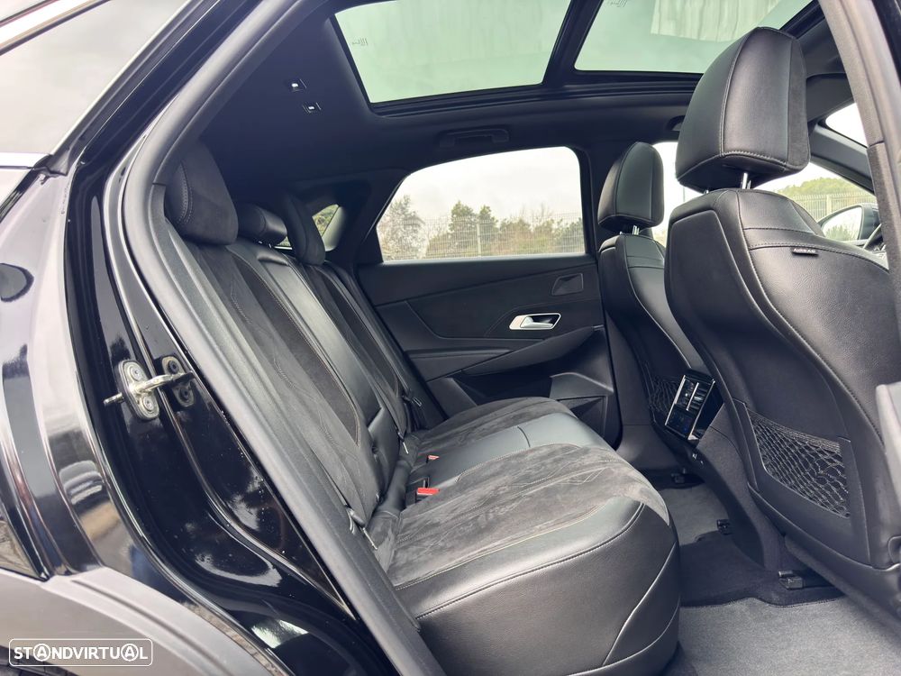 DS DS7 4x4 300 Performance Line - 52