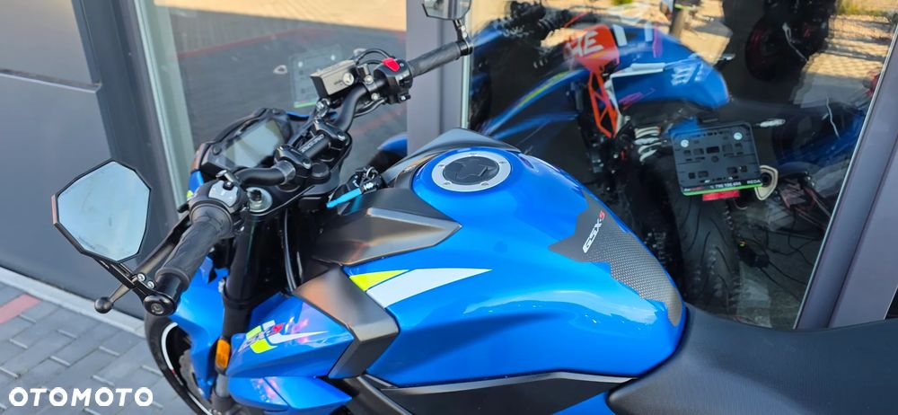 Suzuki GSX - 34