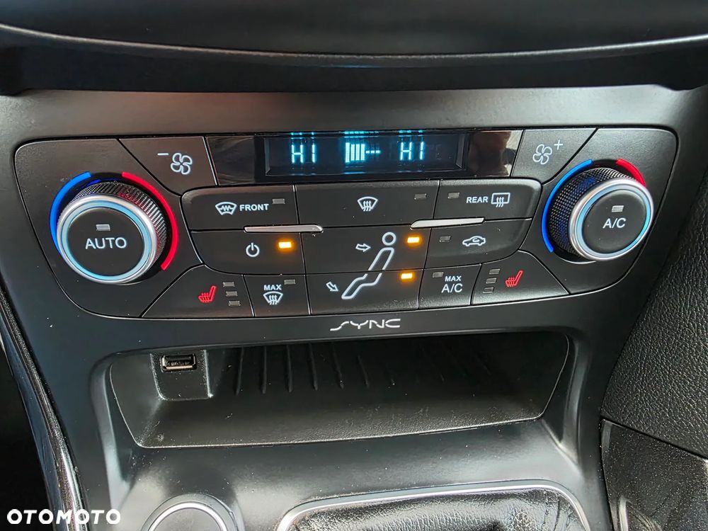 Ford Focus 1.5 TDCi DPF Start-Stopp-System Titanium - 19