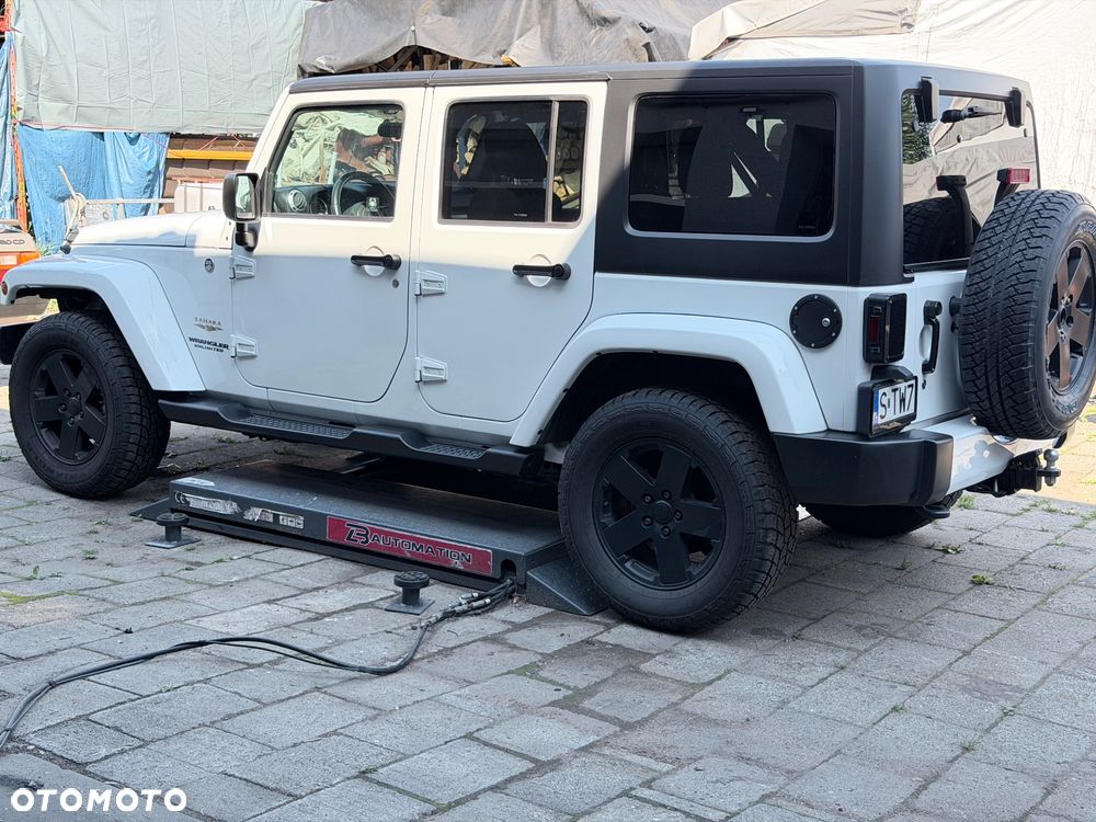 Jeep Wrangler 3.6 Unlim Sahara - 26